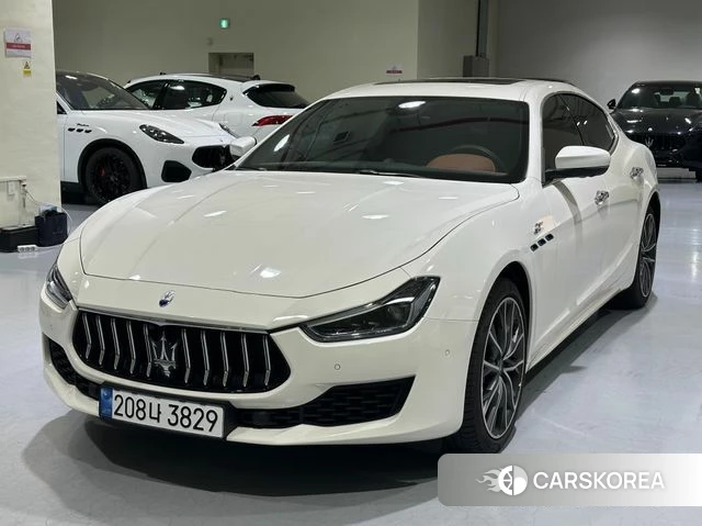 Maserati Ghibli 2023 Белый из Кореи