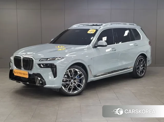 BMW X7 (G07) 2024 Серебристо-серый из Кореи