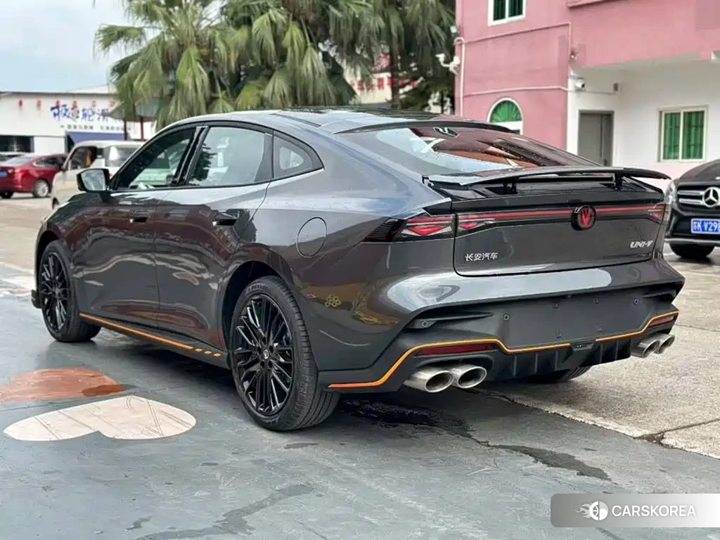 Chang'an UNI-V 2026 Silver/gray из Китая