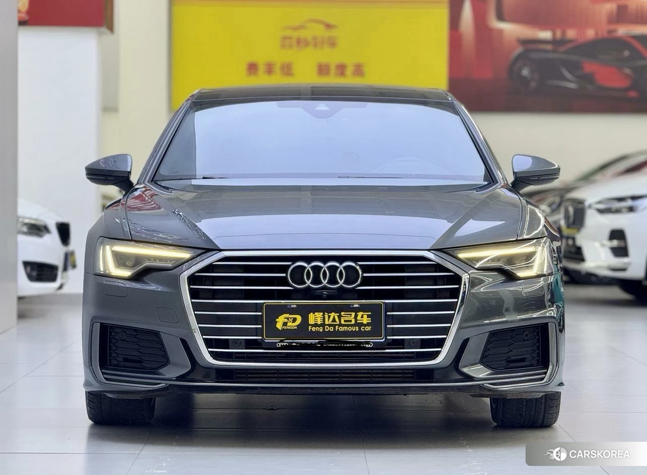 Audi A6L 2020 Темно-серый из Китая