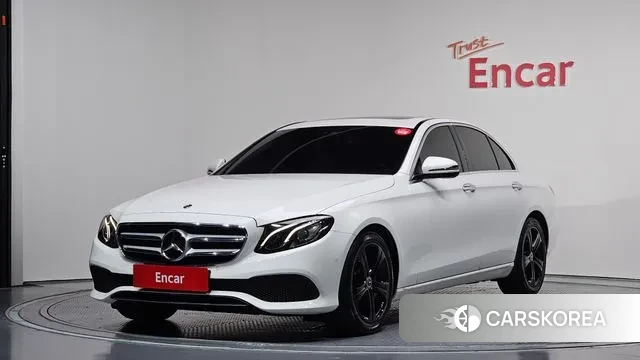 Mercedes-Benz E-Class W213 2018 Белый из Кореи