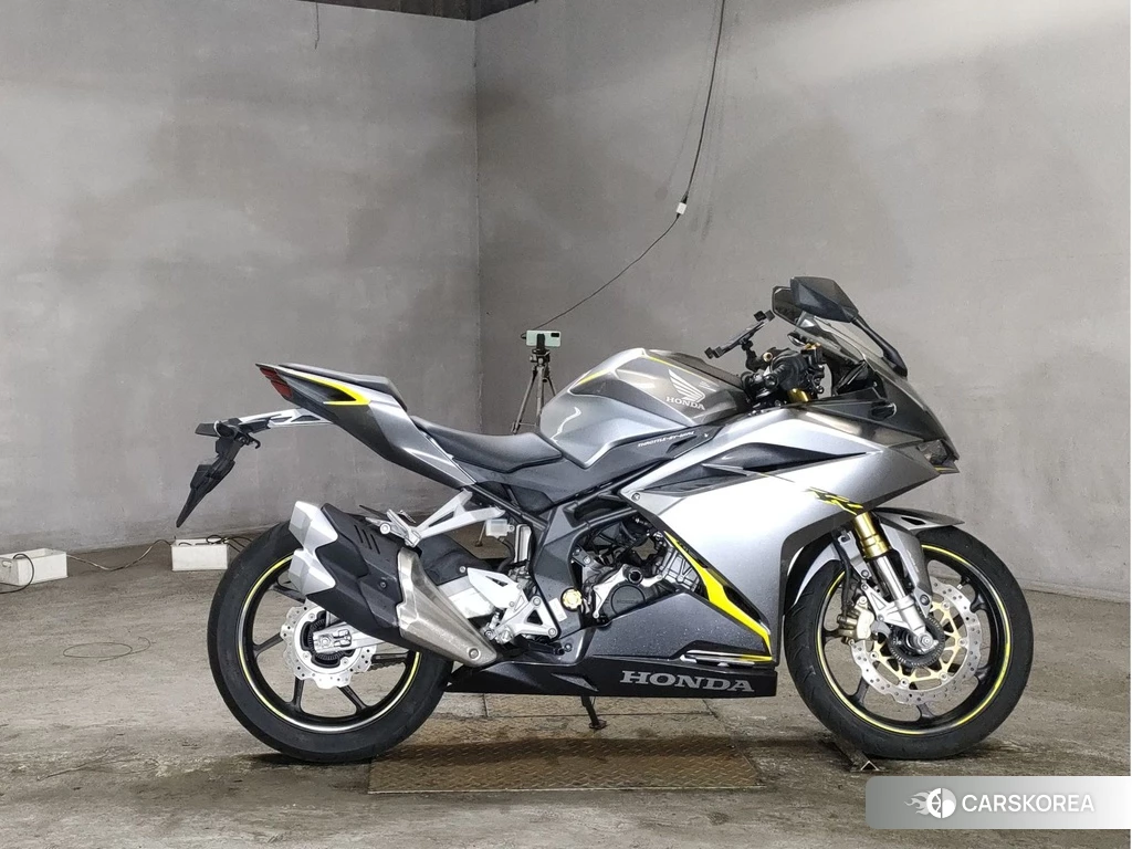 Проданный Honda CBR250RR 2017 из Японии