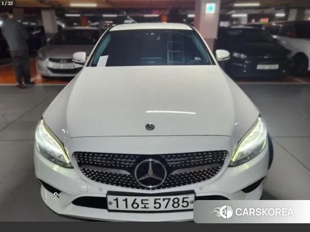 Mercedes-Benz C-Class W205 2019 Белый из Кореи