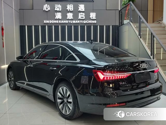 Audi A6L 2021 Черный из Китая