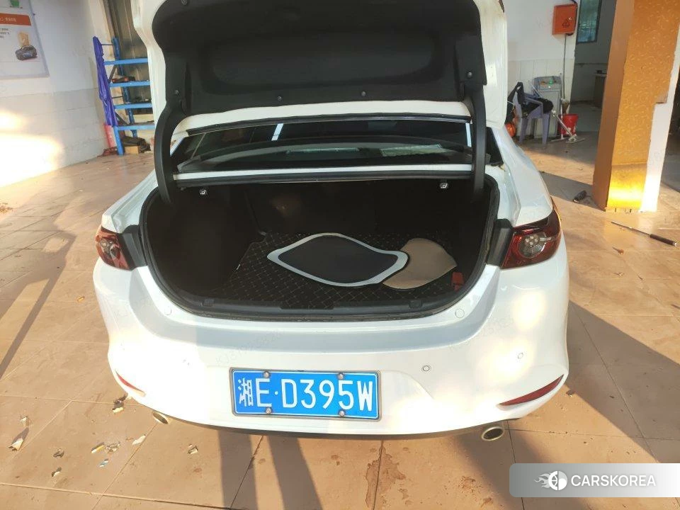 Mazda 3 Angkesaila 2022 Белый из Китая