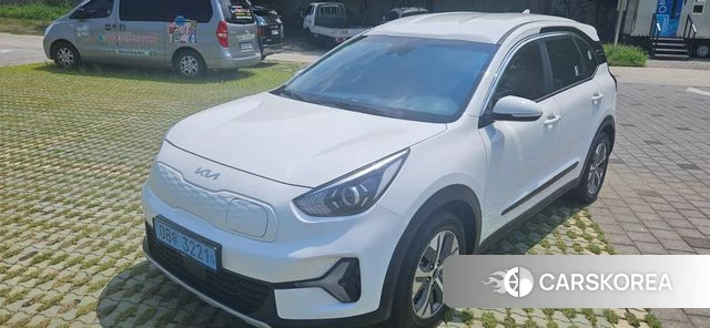 Kia Niro Plus 2023 Белый из Кореи