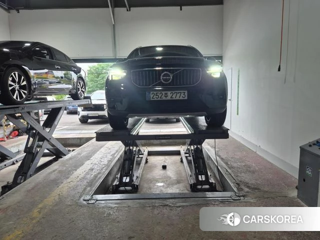 Volvo XC40 2025 Белый из Кореи