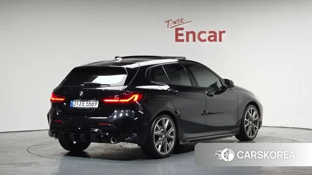 BMW 1 Series (F40) 2022 Черный из Кореи