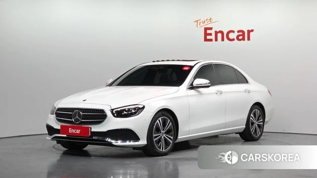 Mercedes-Benz E-Class W213 2021 Белый из Кореи