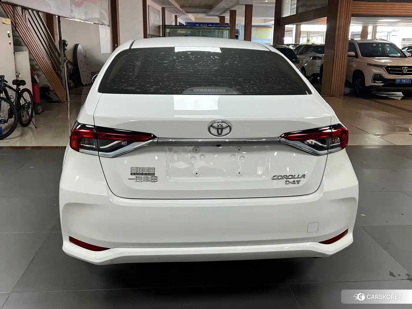 Toyota Corolla 2023 Белый из Китая