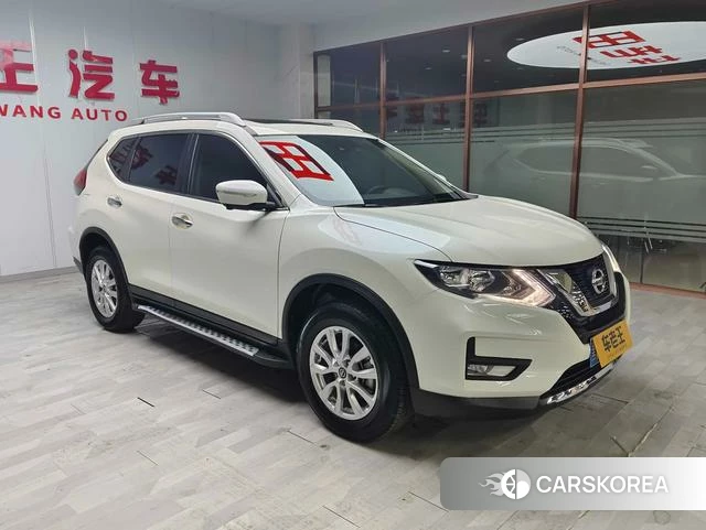 Nissan Qijun 2021 Белый из Китая