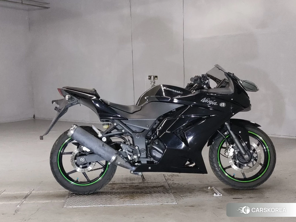Проданный Kawasaki NINJA 250R 2011 из Японии, фото 2