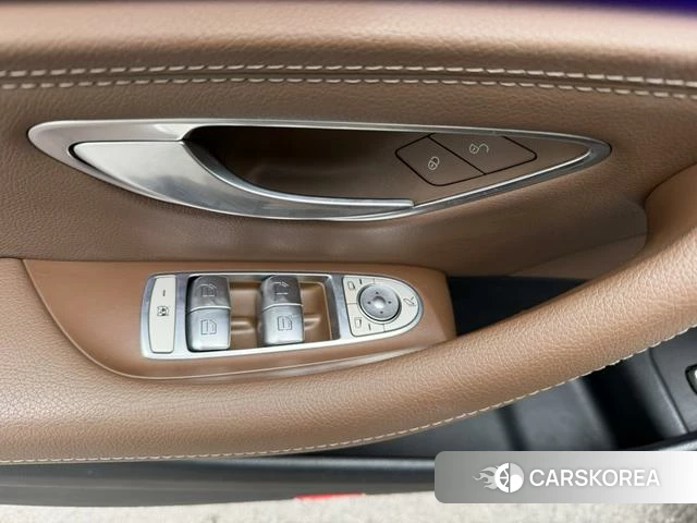 Mercedes-Benz E-class 2022 Черный из Китая