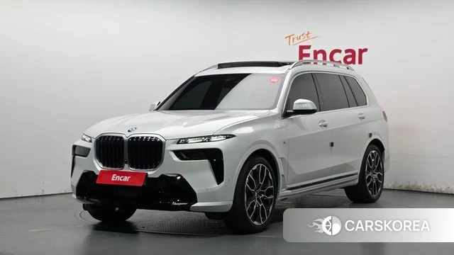 BMW X7 (G07) 2025 Белый из Кореи