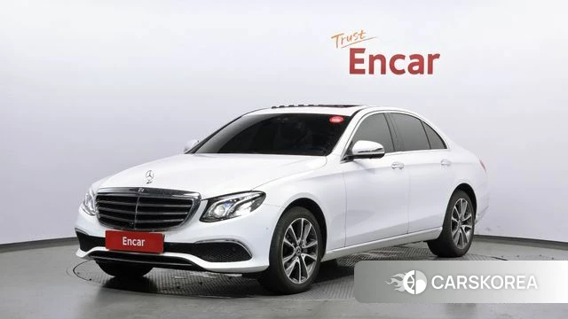 Mercedes-Benz E-Class W213 2018 Белый из Кореи