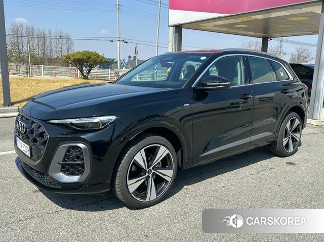 Audi Q5 (80A) 2025 Черный из Кореи
