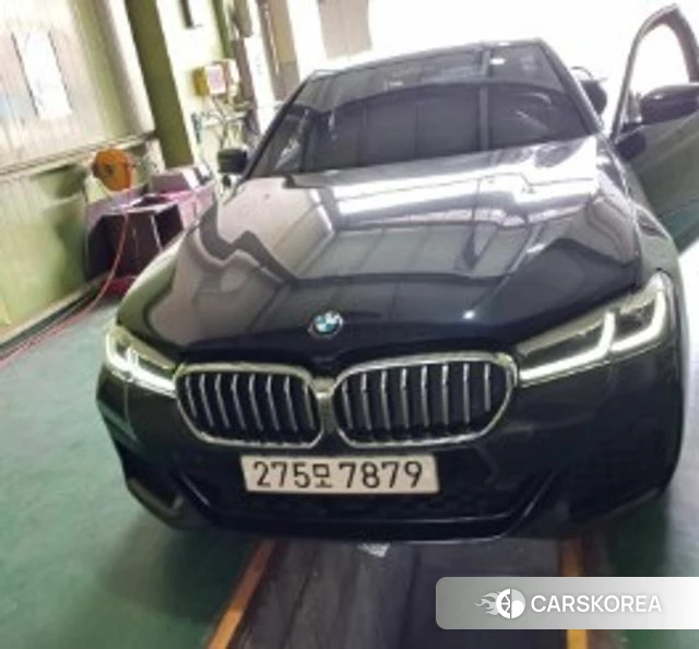 BMW 5 Series (G30) 2023 Черный из Кореи