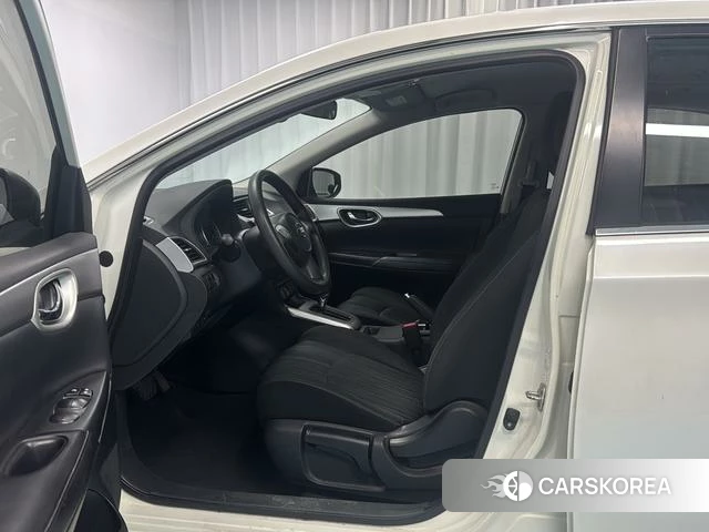 Nissan Xuan Yi 2020 Белый из Китая