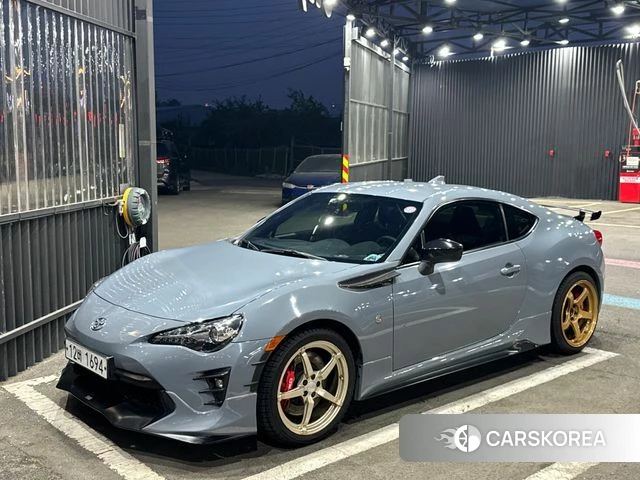 Toyota 86 2018 Серебристо-серый из Кореи