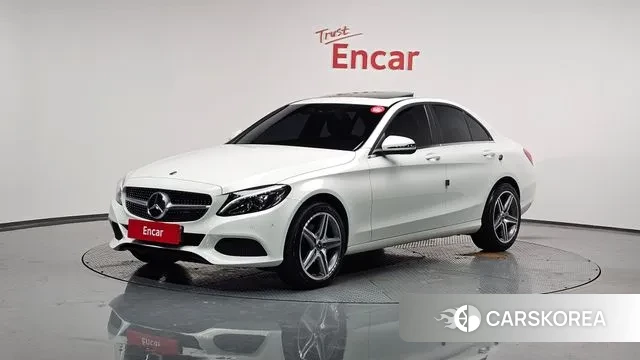 Mercedes-Benz C-Class W205 2018 Белый из Кореи