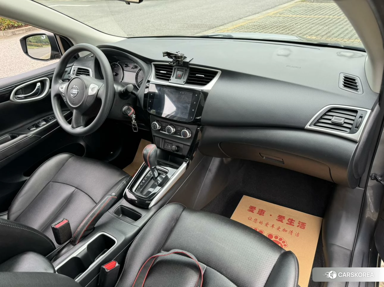 Nissan Xuan Yi 2020 Серебристо-серый из Китая
