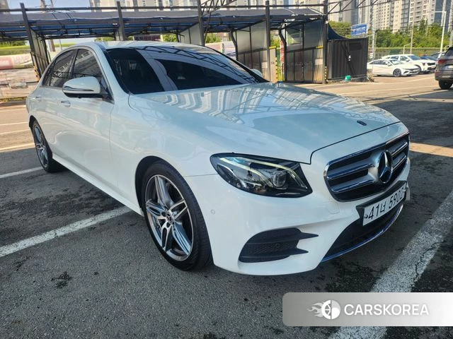 Mercedes-Benz E-Class W213 2019 Белый из Кореи