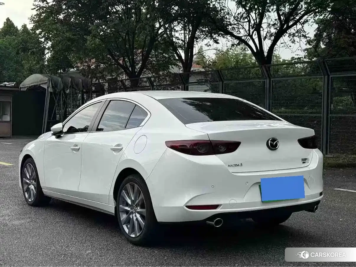 Mazda 3 2025 Белый из Китая