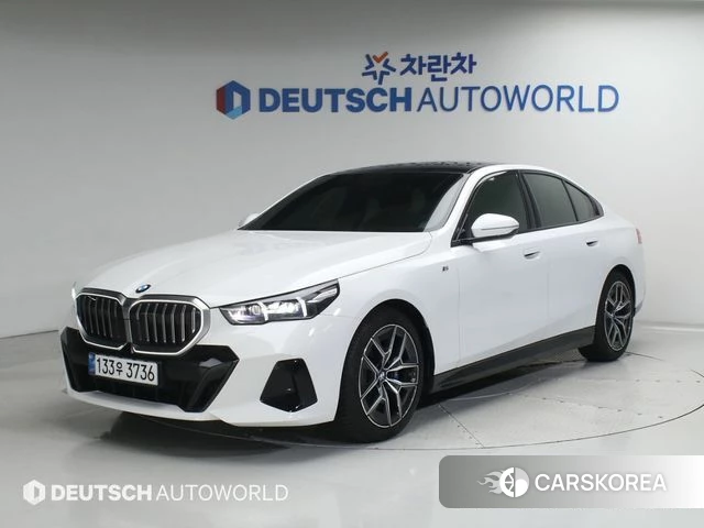 BMW 5 Series (G60) 2025 Белый из Кореи