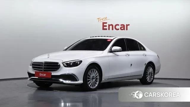 Mercedes-Benz E-Class W213 2021 Белый из Кореи