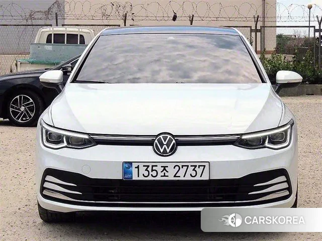 Volkswagen Golf 8th Generation 2024 Белый из Кореи