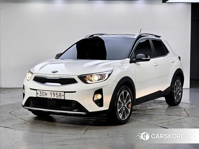 Kia Stonic 2018 Белый из Кореи