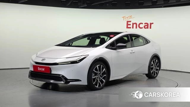 Toyota Prius 5th Generation 2024 Белый из Кореи