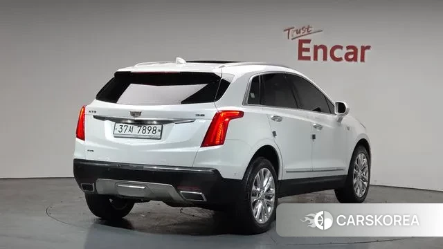 Cadillac XT5 2019 Белый из Кореи