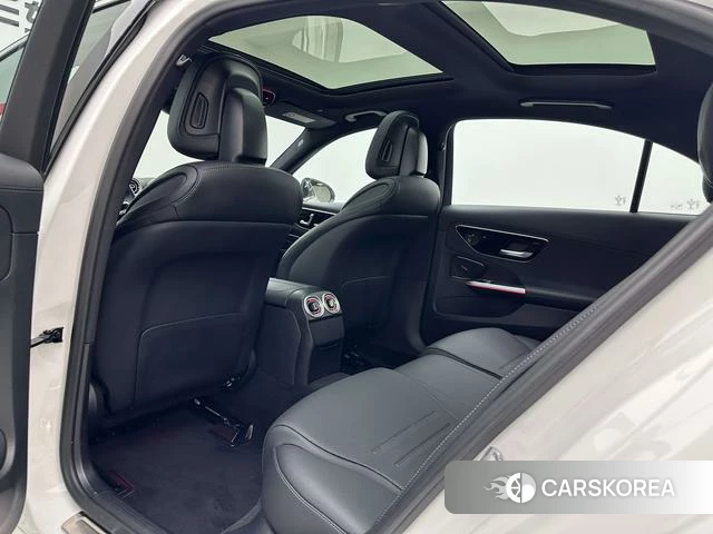 Mercedes-Benz Class C 2022 Белый из Китая