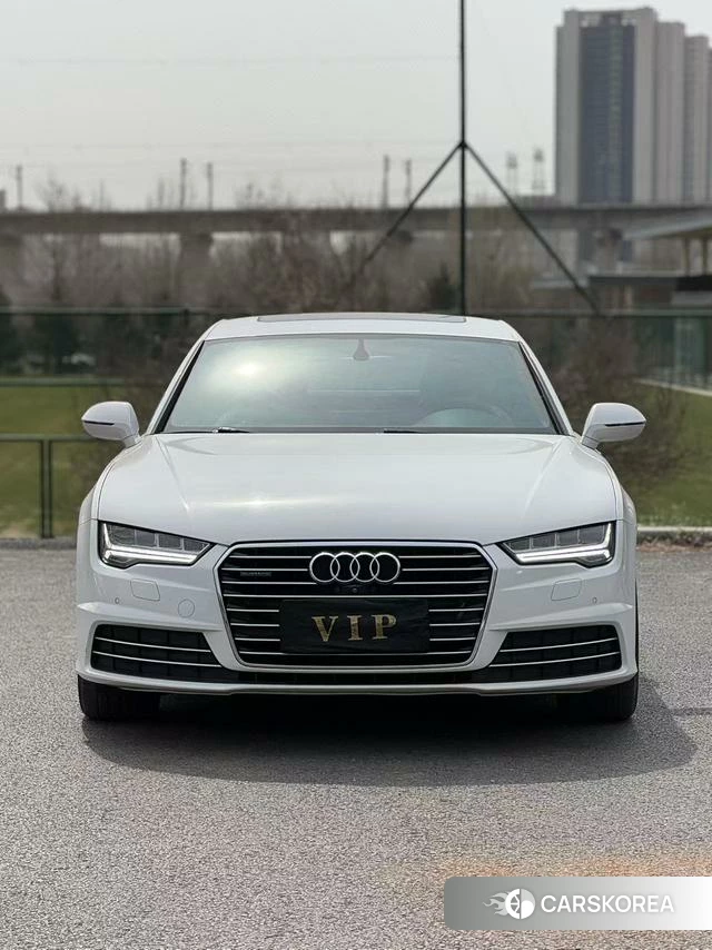 Audi A7 2018 Белый из Китая