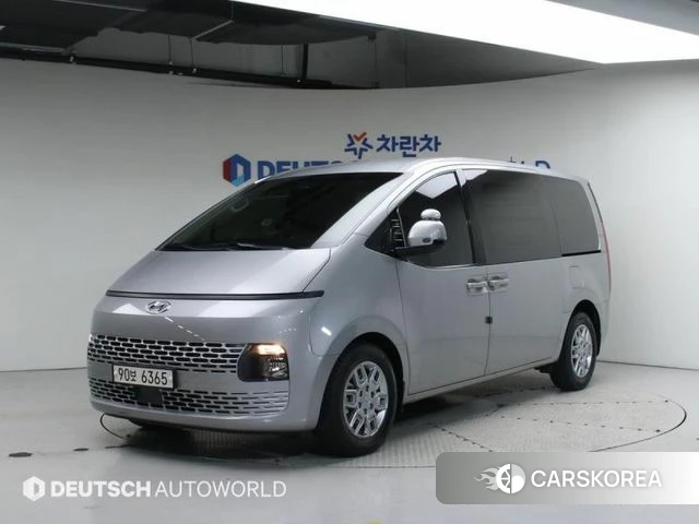 Hyundai Staria 2021 Серебристо-серый из Кореи
