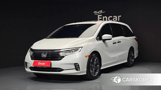 Honda Odyssey 2023 Белый из Кореи