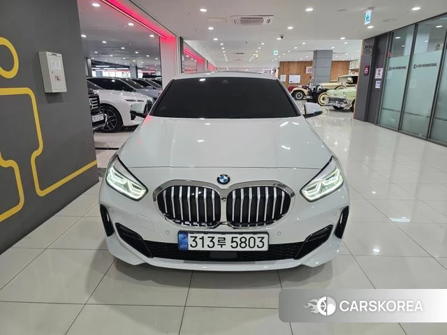 BMW 1 Series (F40) 2022 Белый из Кореи