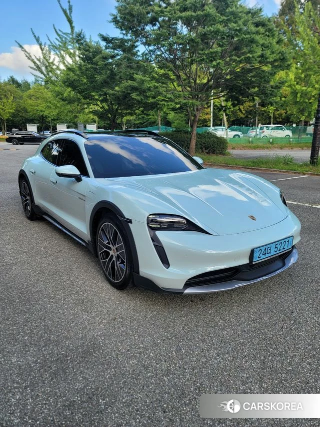Porsche Taycan 2021 Красный из Кореи