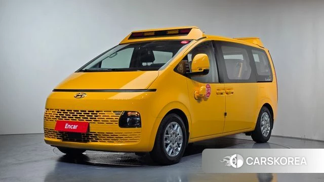 Hyundai Staria 2023 Желтый из Кореи