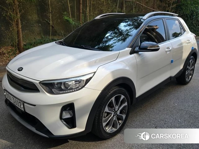 Kia Stonic 2018 Белый из Кореи