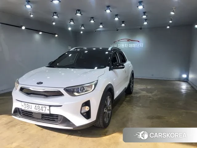Kia Stonic 2018 Белый из Кореи