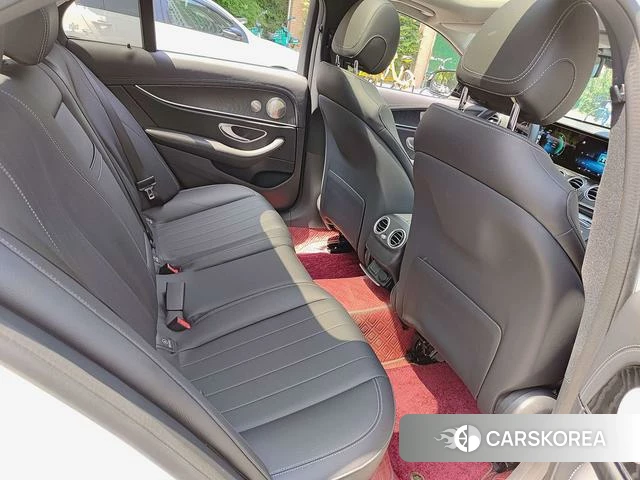 Mercedes-Benz E-class (imported) 2023 Белый из Китая