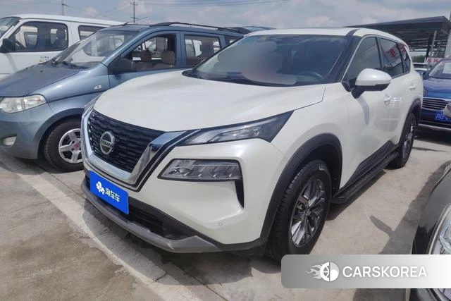Nissan Qijun 2022 Белый из Китая