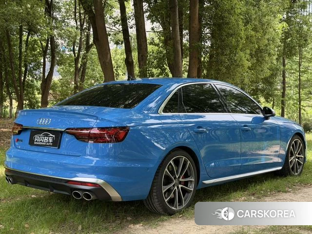 Audi S4 2021 Синий из Китая