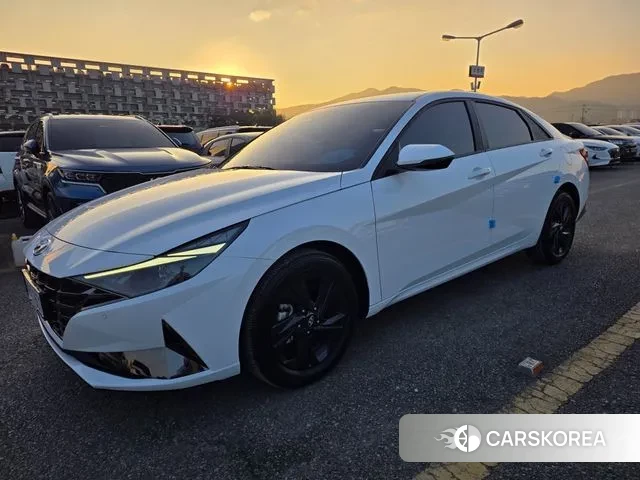 Hyundai Avante (CN7) 2023 Белый из Кореи