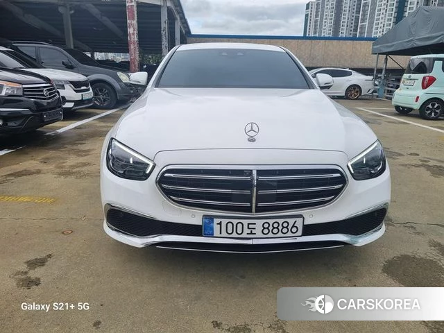 Mercedes-Benz E-Class W213 2021 Белый из Кореи
