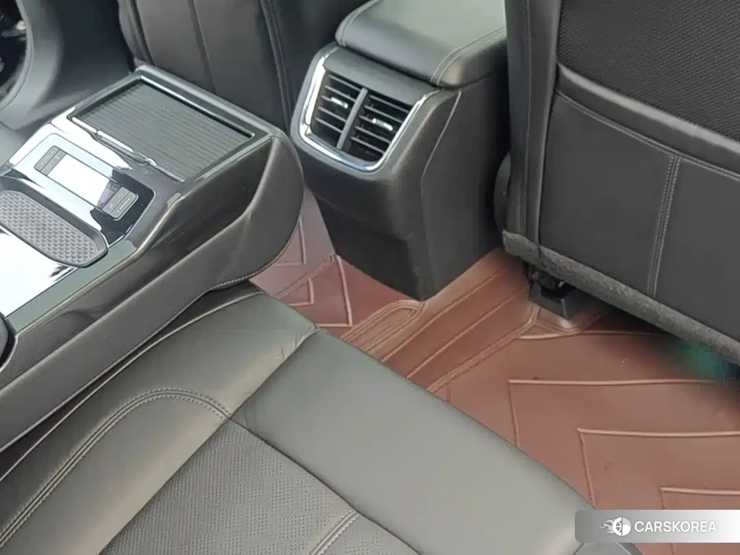 Ford Taurus 2022 Черный из Китая