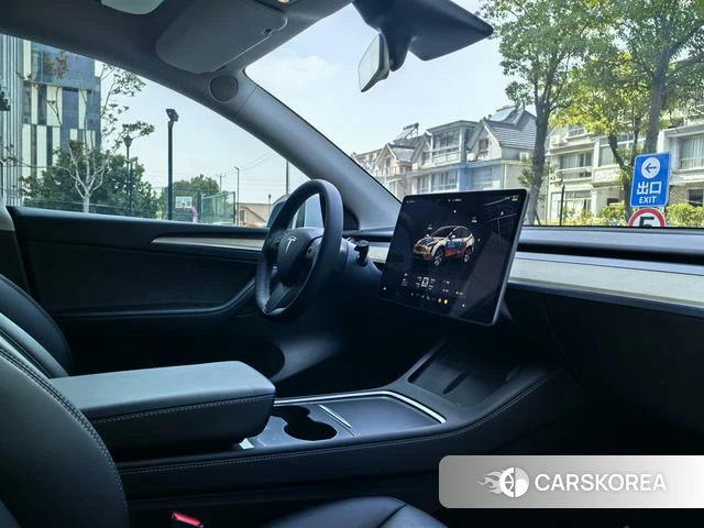 Tesla Model Y 2023 Белый из Китая