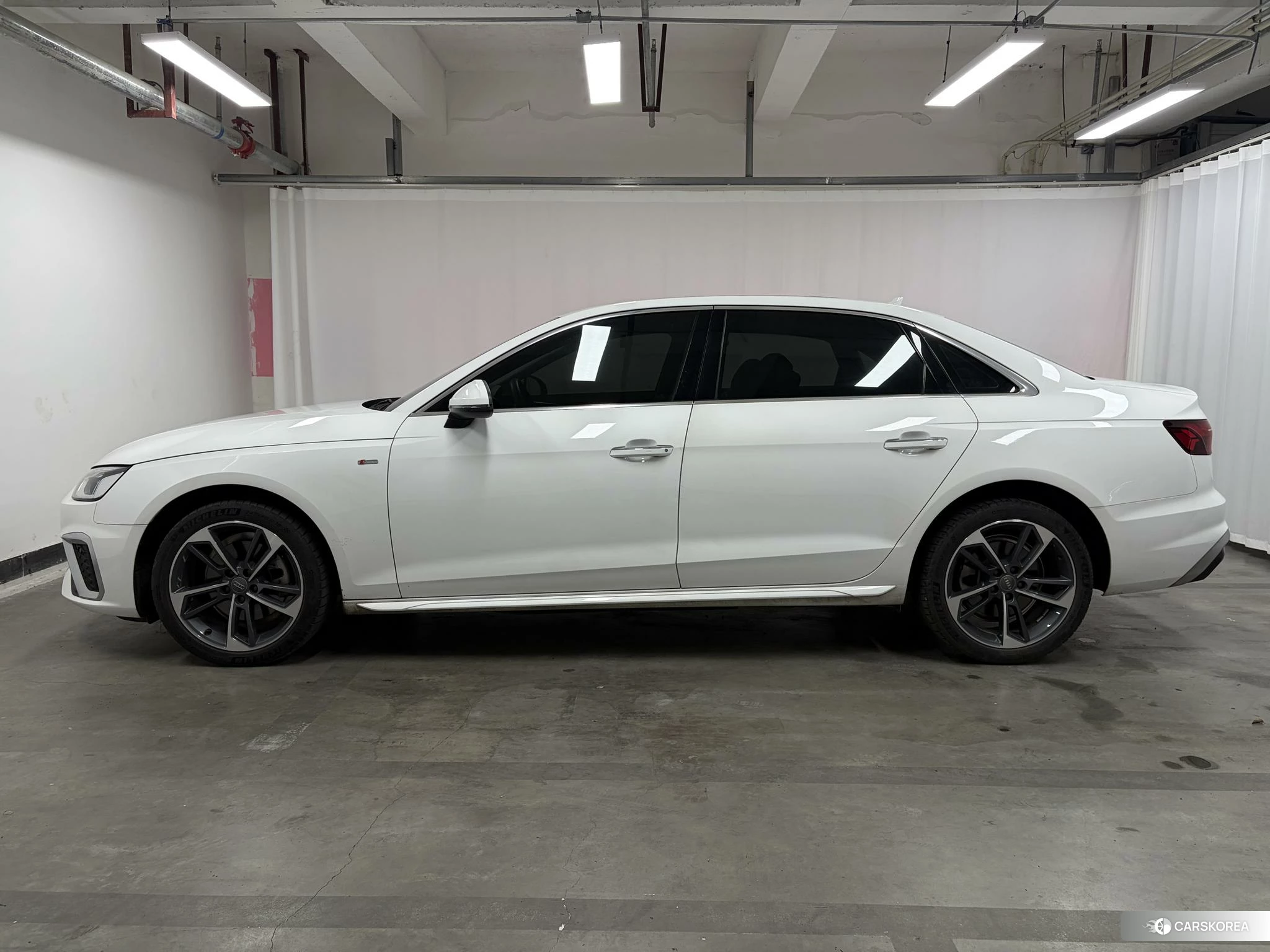 Audi A4L 2020 Белый из Китая